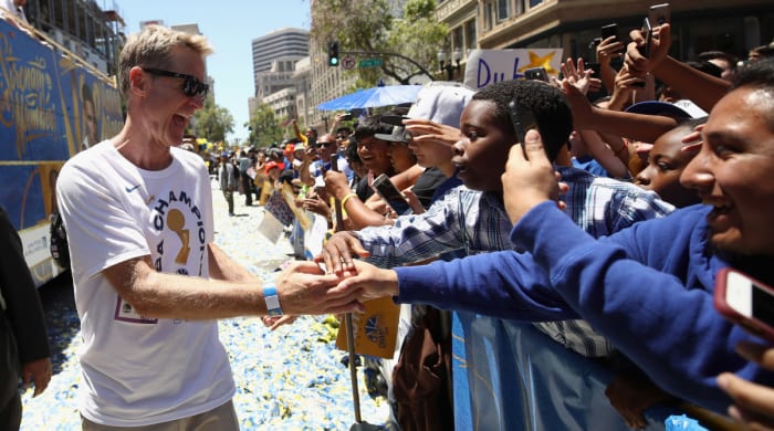 steve-kerr-parade-fans.jpg